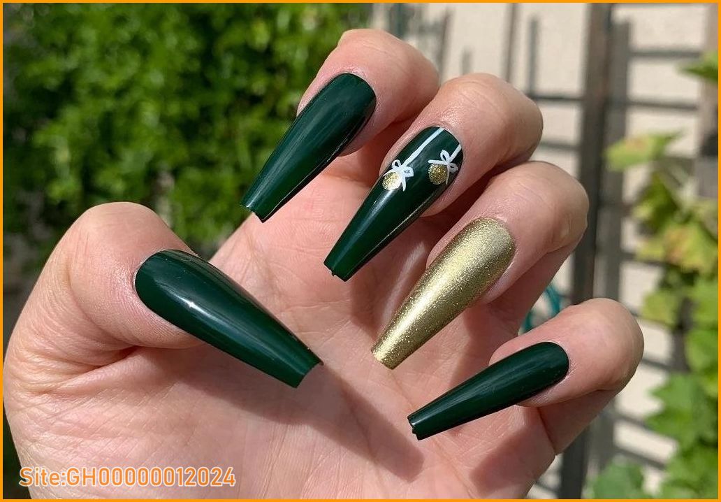 green christmas nails-2