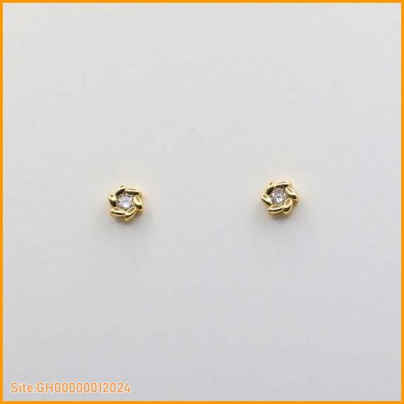 small gold stud earrings-4